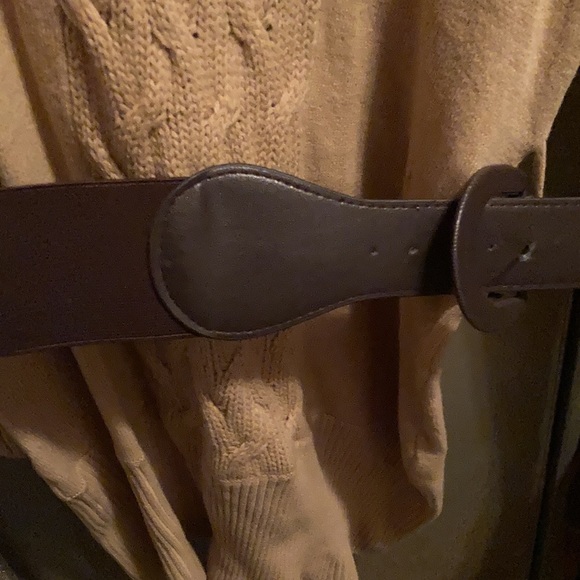 NWT Extra long ladies tan sweater with belt - Picture 4 of 8